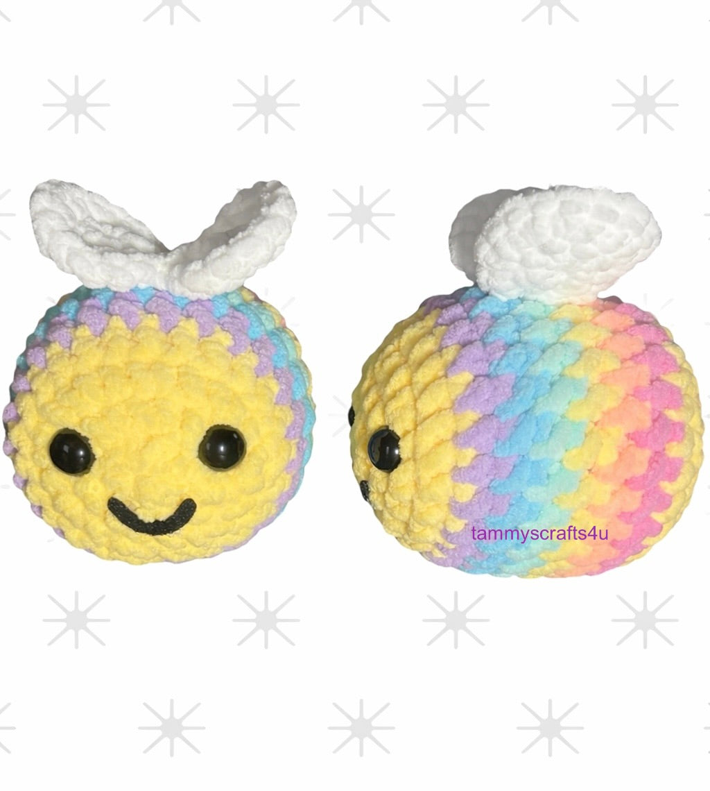 Crochet Rainbow Bee Amigurumi/Plushie