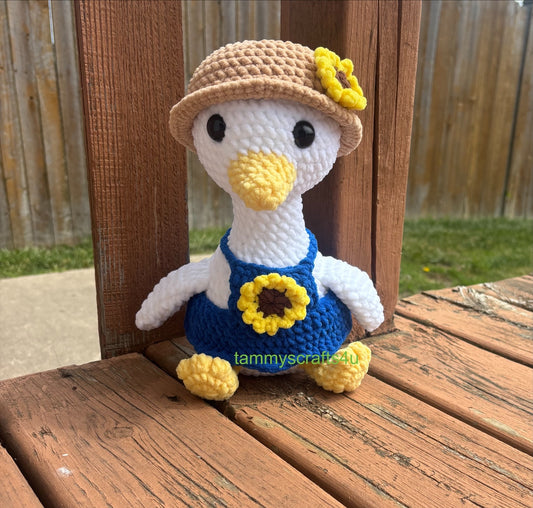 Crochet Goose Amigurumi/Plushie